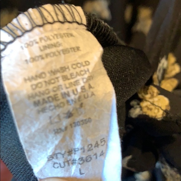 LUXE Floral Romper - Picture 8 of 8